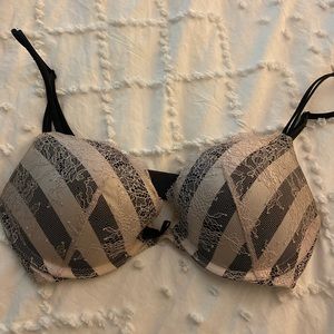 Victorias Secret Bra Very Sexy - used